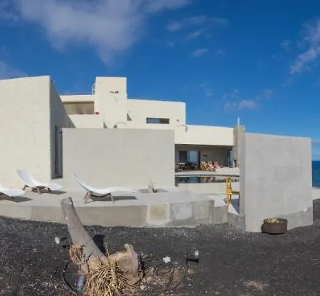 Homeforguest Exclusive Design 1080 M2, Oceanfront, 2 Swimming Pools