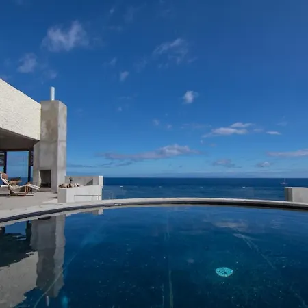 빌라 Homeforguest Exclusive Design 1080 M2, Oceanfront, 2 Swimming Pools