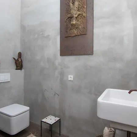 Homeforguest Exclusive Design 1080 M2, Oceanfront, 2 Swimming Pools *