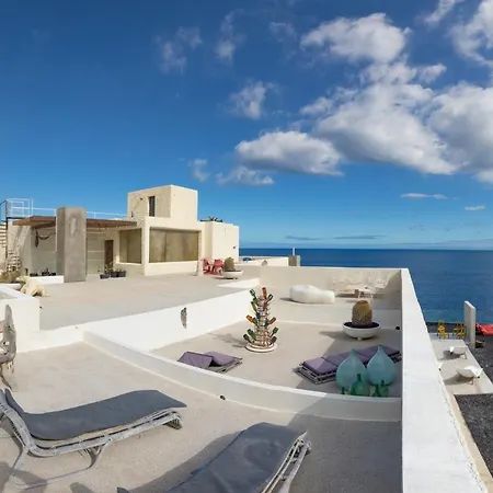 Homeforguest Exclusive Design 1080 M2, Oceanfront, 2 Swimming Pools
