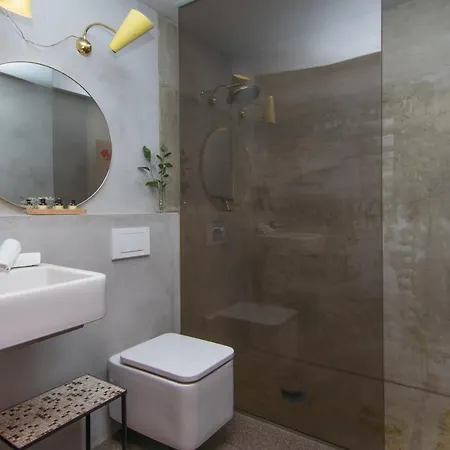 Homeforguest Exclusive Design 1080 M2, Oceanfront, 2 Swimming Pools 포리스 데 아보나